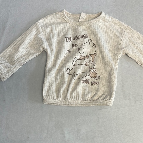 Disney - Winnie the Pooh - NWOT - Cream Long Sleeve Tees Casual Comfort - Picture 1 of 5